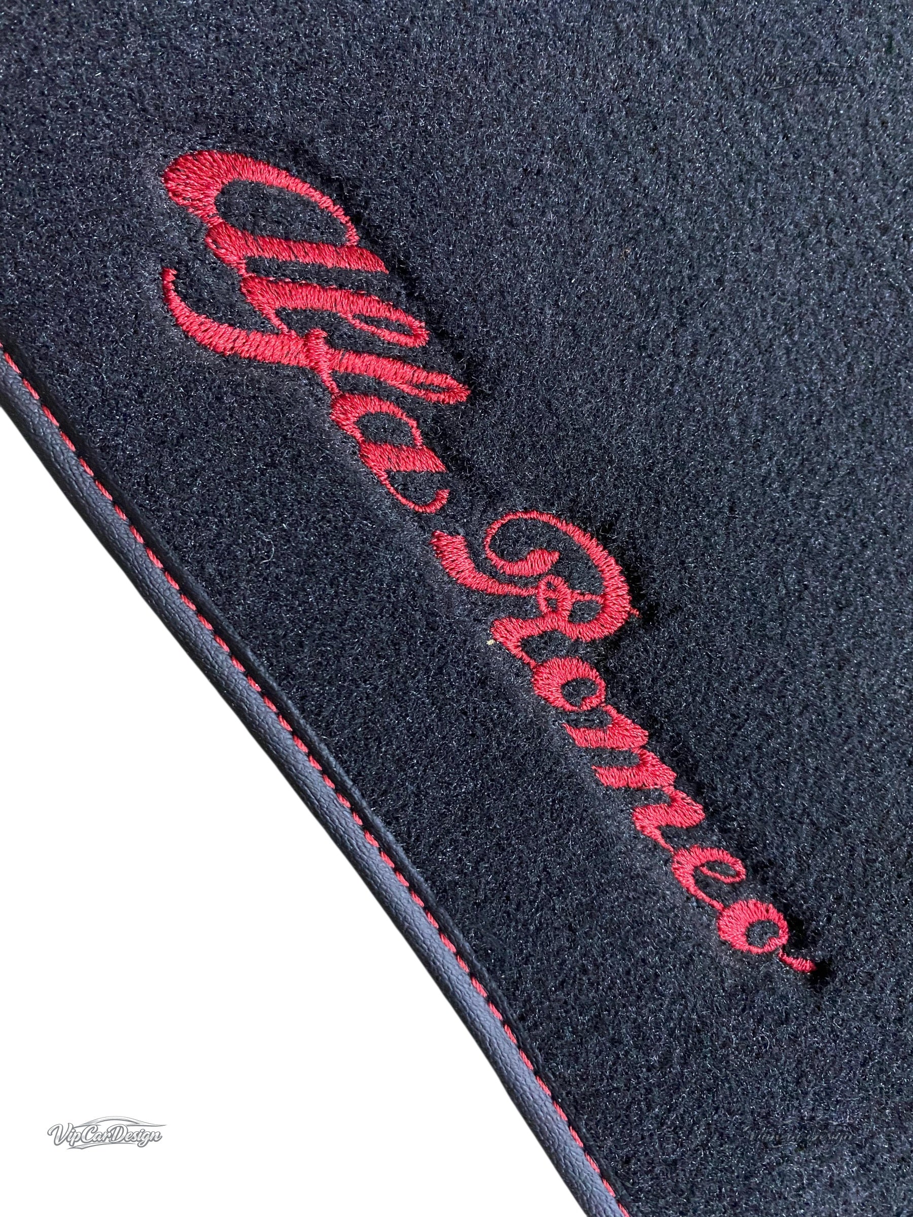 Alfa Romeo Giulietta (2010-2013) Custom Fit Floor Mats Alfa Romeo Logo - Close-Up Texture | VipCarDesign